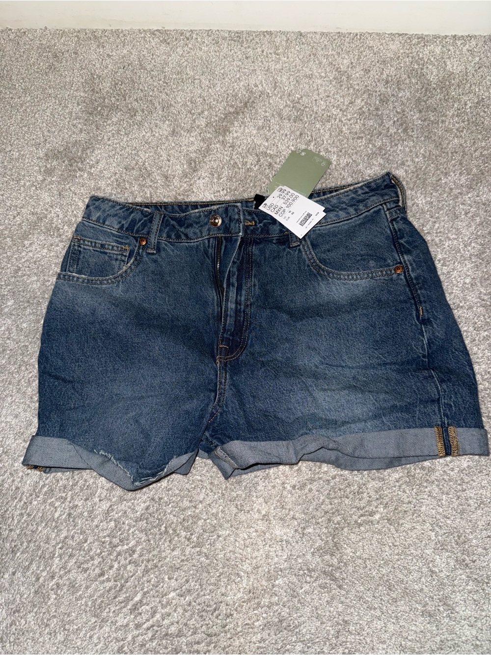 H&M High-Waist Rolled Hem Denim Shorts - Blue - Picture 2 of 5
